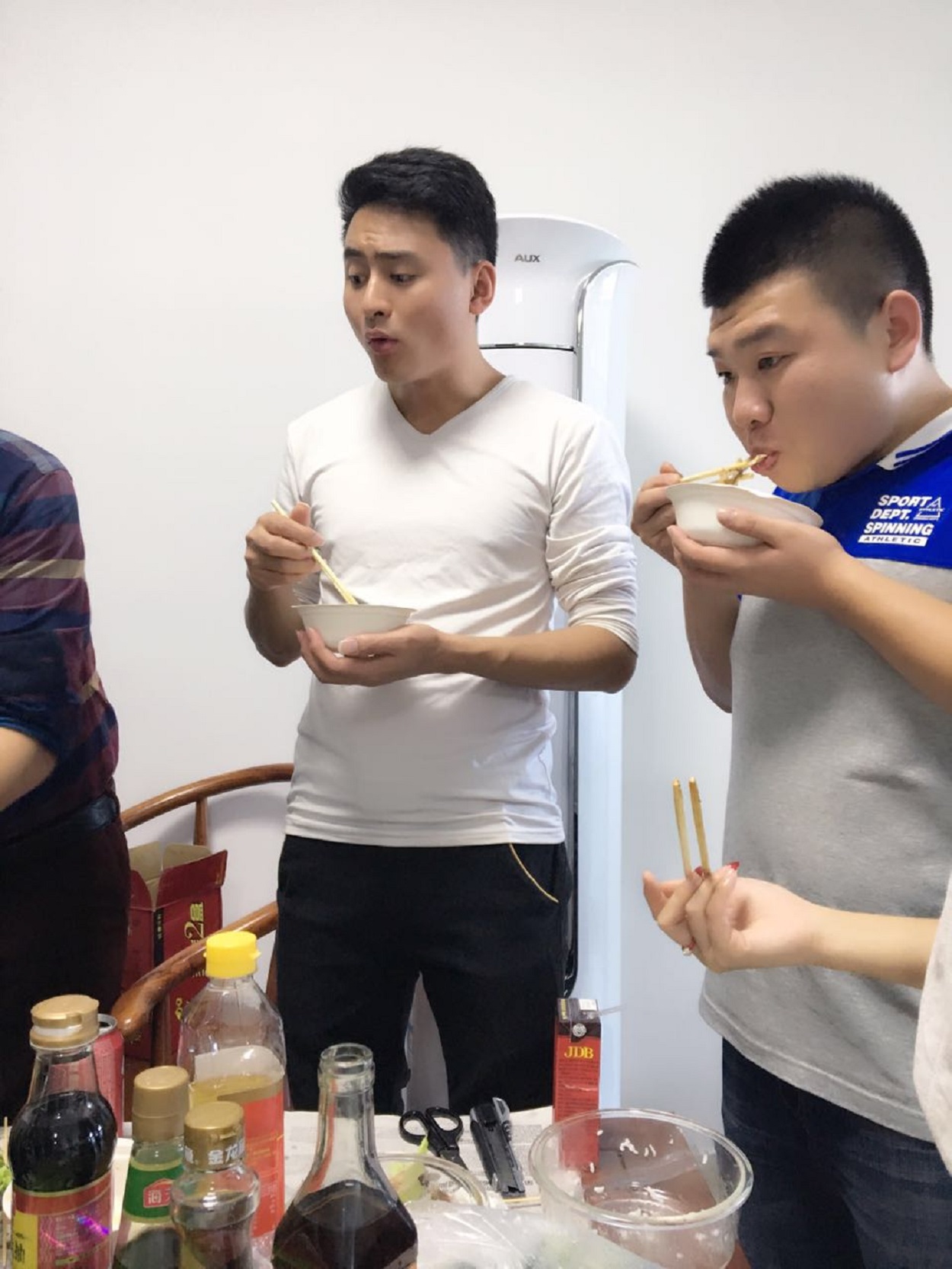時運(yùn)電子員工自助燒烤大餐，生活多姿多彩
