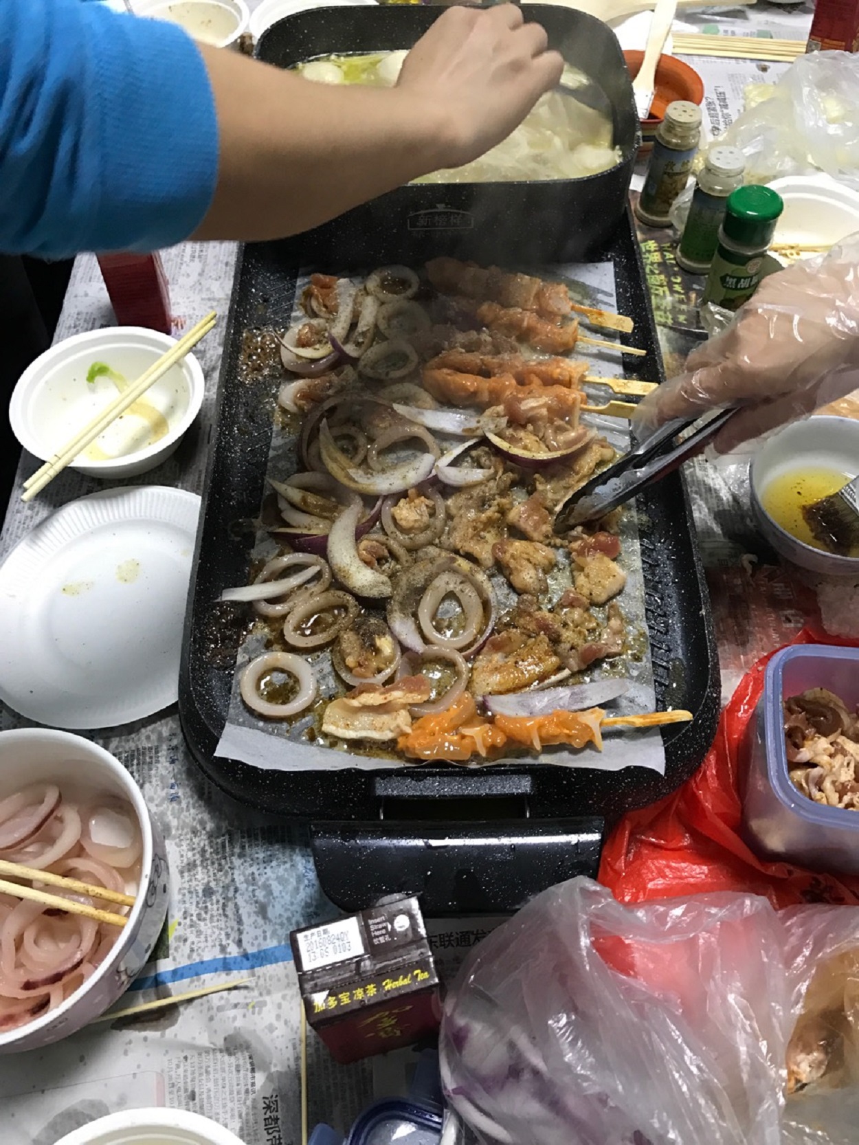 時運(yùn)電子員工自助燒烤大餐，生活多姿多彩